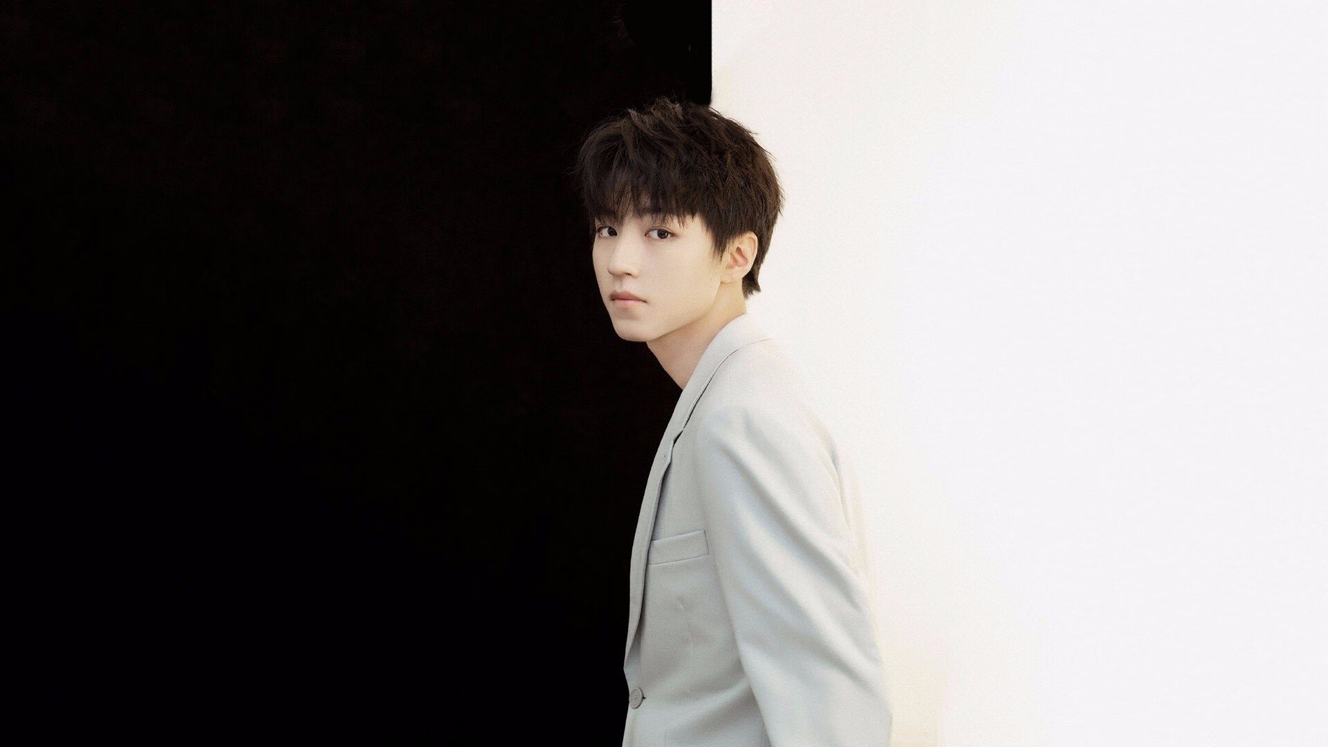 爱游戏娱乐平台-门兴格拉德巴赫客场逆转胜利，喜获三分，门兴格拉德巴赫主力门将