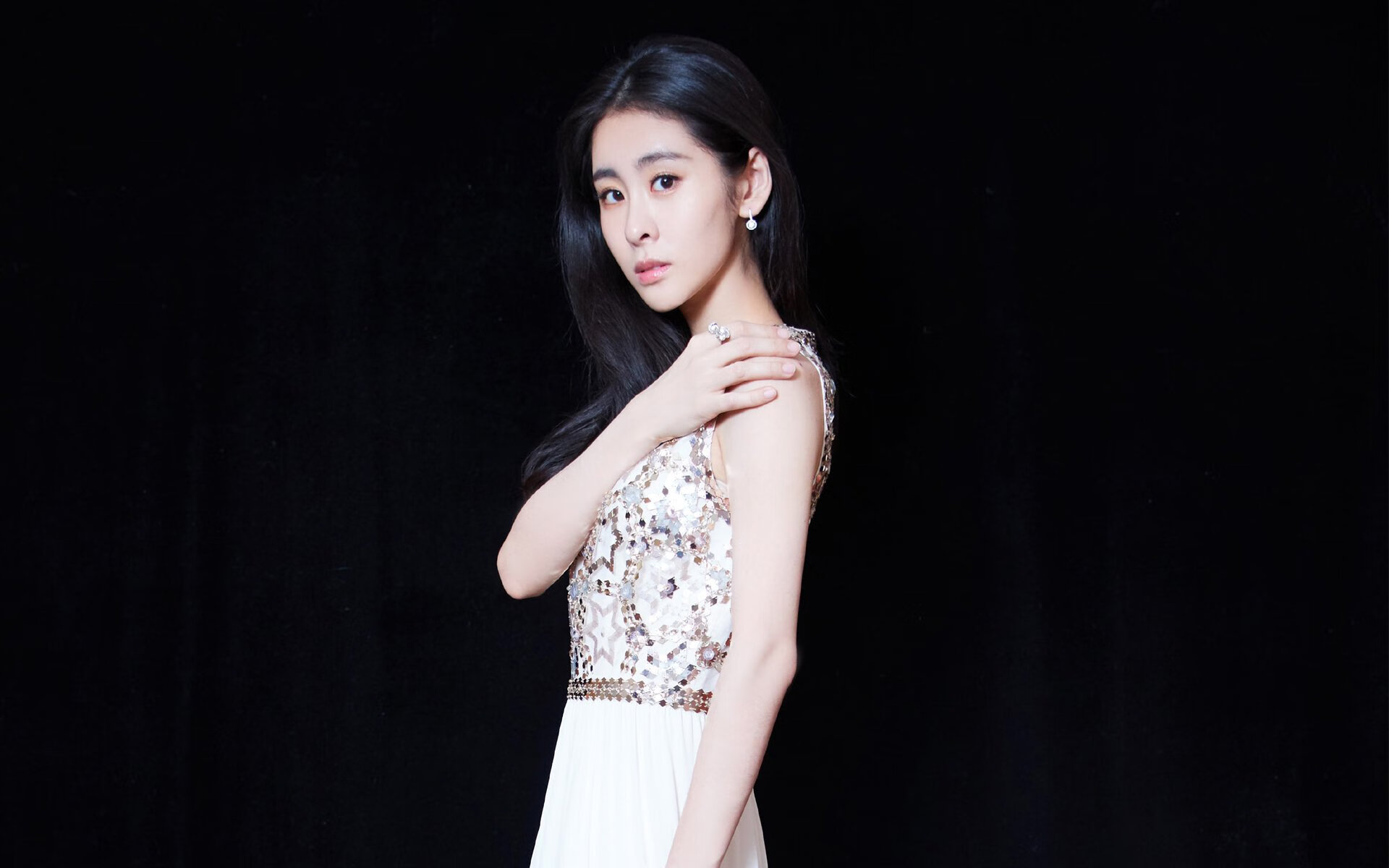 爱游戏官方网站-独行侠球迷自制手工T恤登上大屏幕，diy手工制作球衣