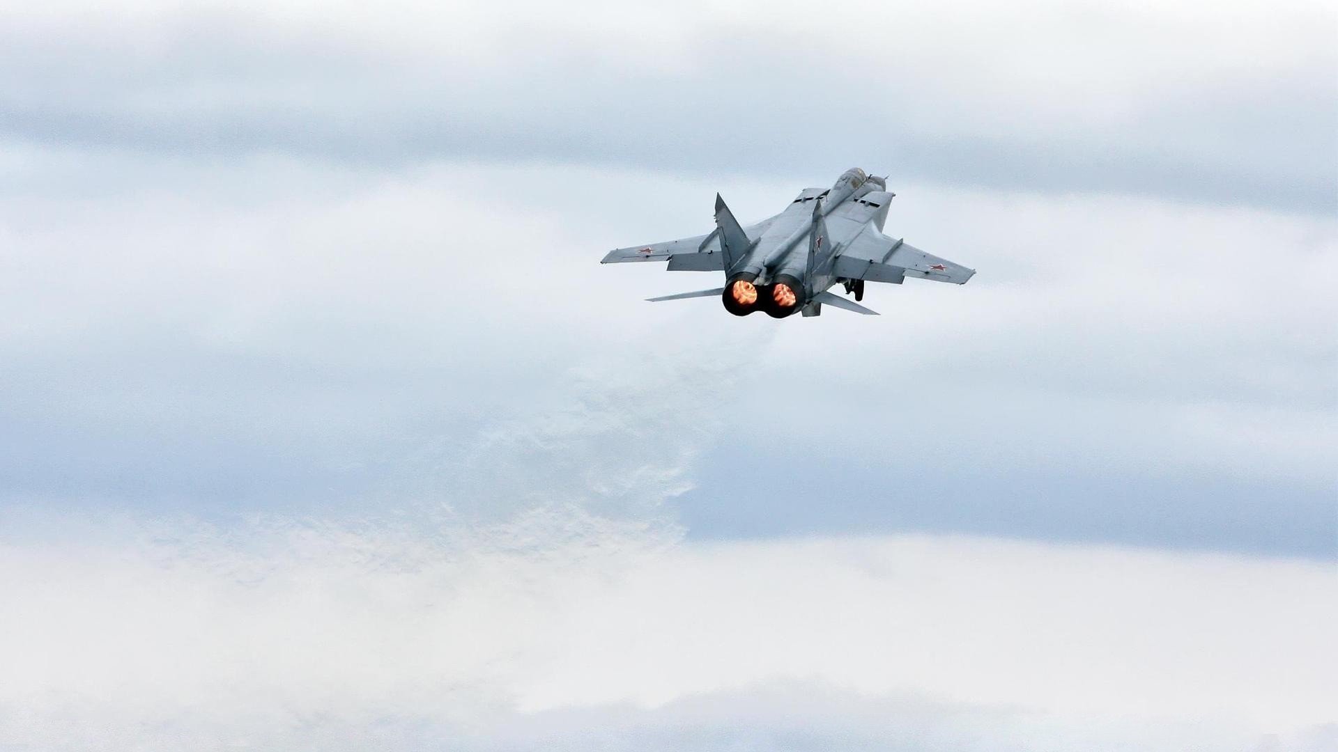 蛙泳中程瑞士节奏控制到位，蛙泳 speedo