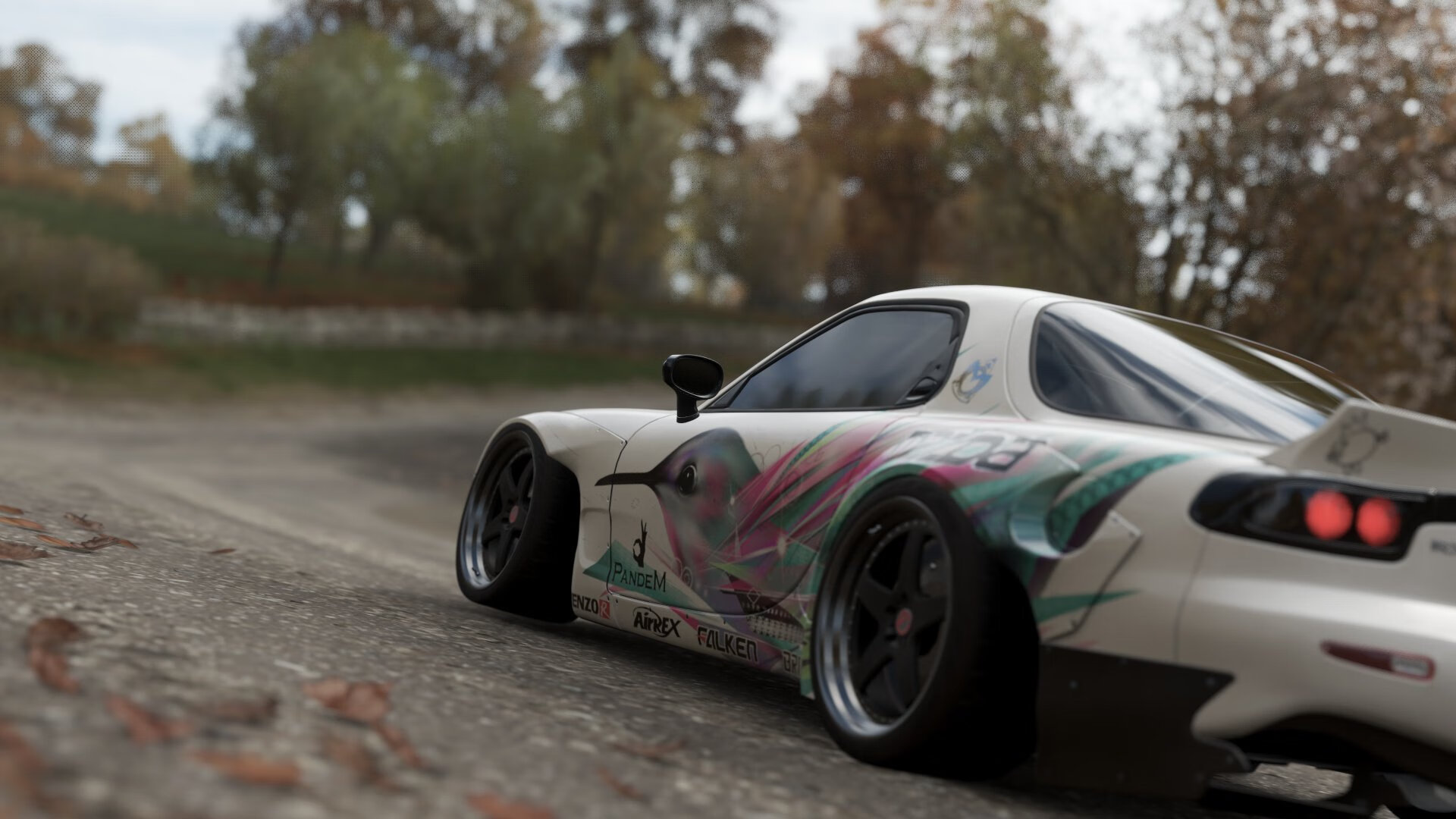 跨界合作打造足球主题的文化创意产品，市场潜力巨大，足球创意设计