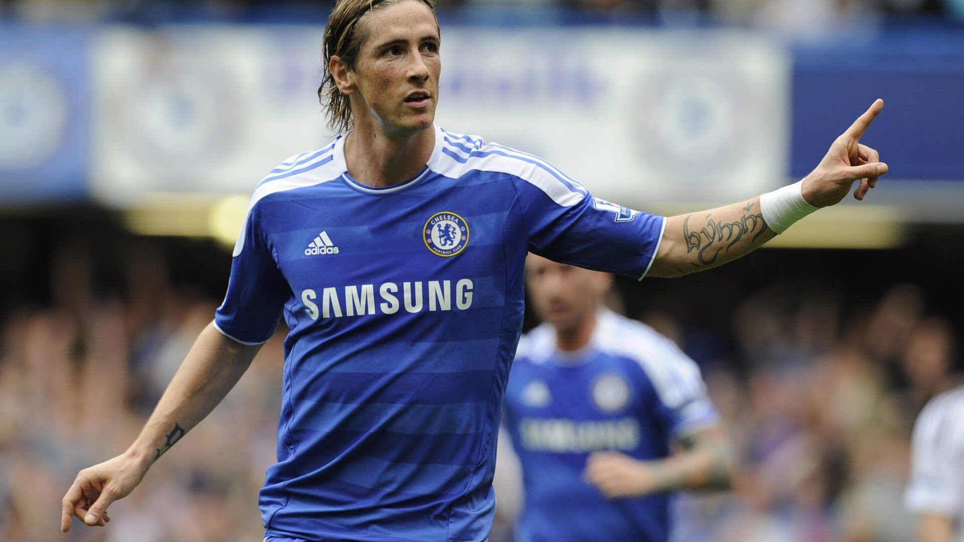 aiyouxi-“英超领头羊迎战强敌，冠军争夺早已打响”，英超 冠军